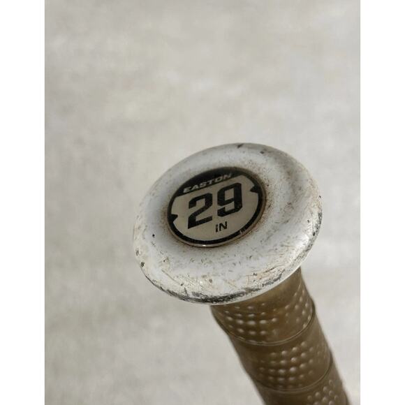 Easton Ghost Fast Pitch FP22GHY11 White 29" 18 Oz -11 Preowned Used Grip - Picture 5 of 6